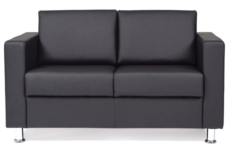 Диван в мастерской