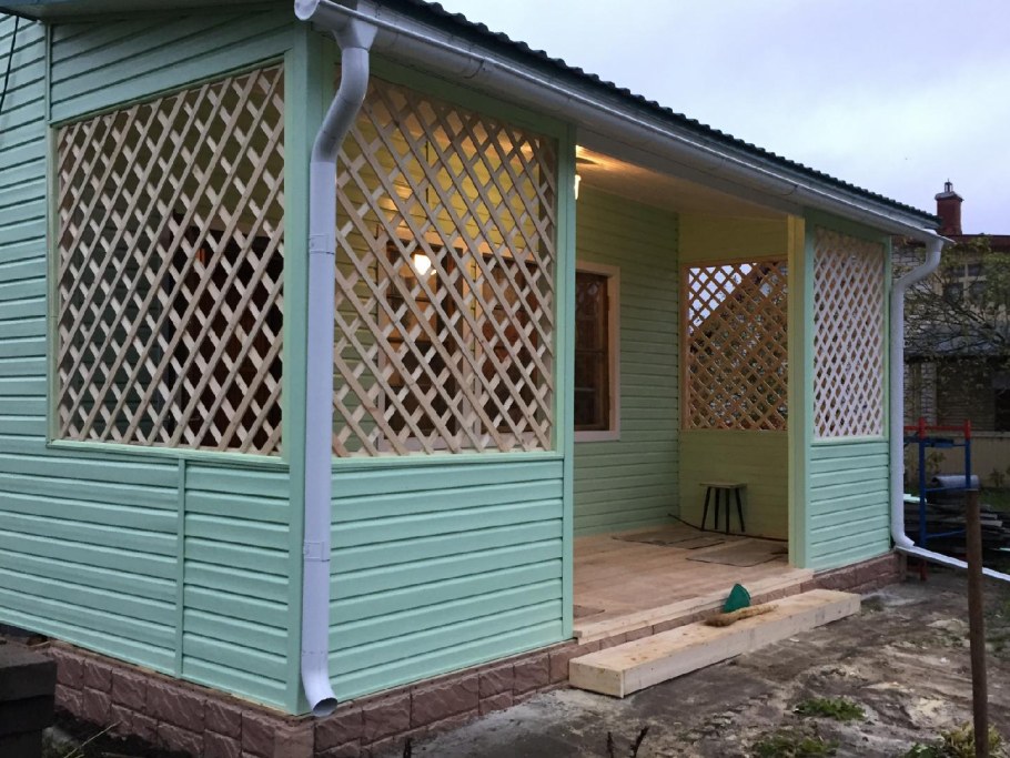 Обшивка веранды