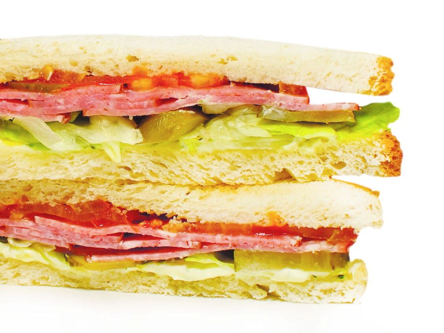 Сэндвич с салями