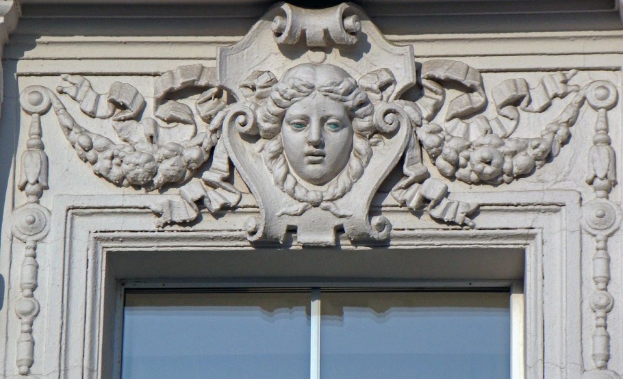 Маскарон рококо