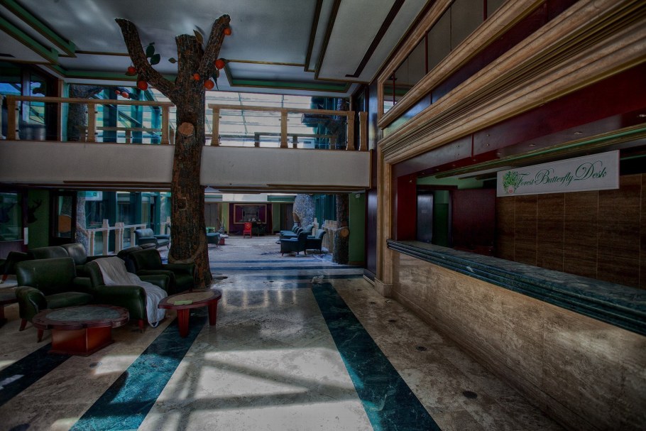 Заброшенный отель в Турции