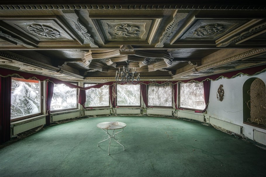 Комната для любовных утех