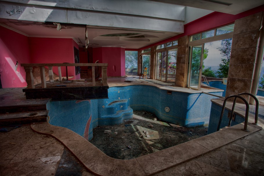 Заброшенный отель Hachijo Royal Hotel