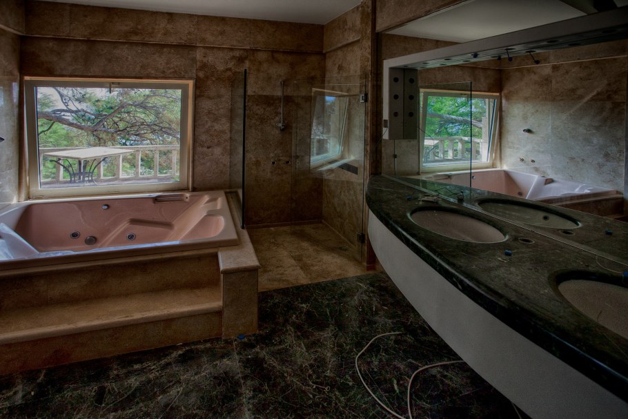 Мармарис большой заброшенный отель