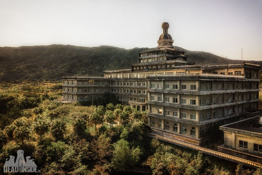 Заброшенный отель в Японии