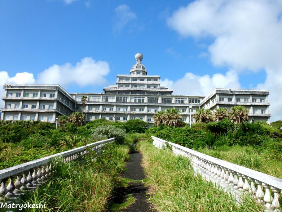 Заброшенный отель интерьер