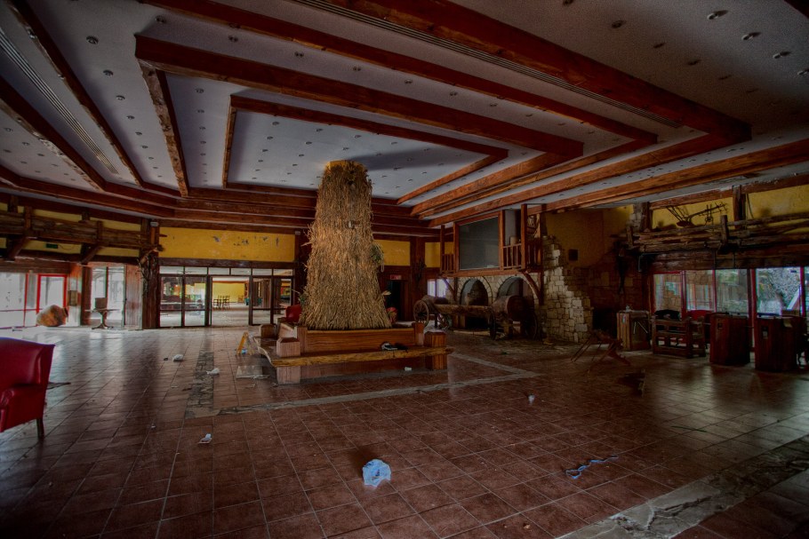 Заброшенные здания в Японии