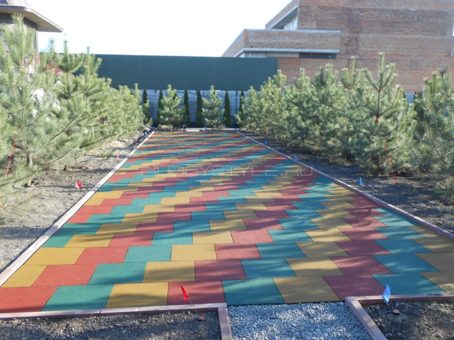 Резиновые дорожки для дачи