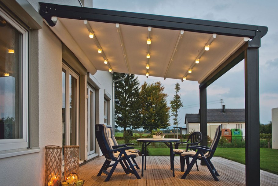 Веранда с высоким потолком