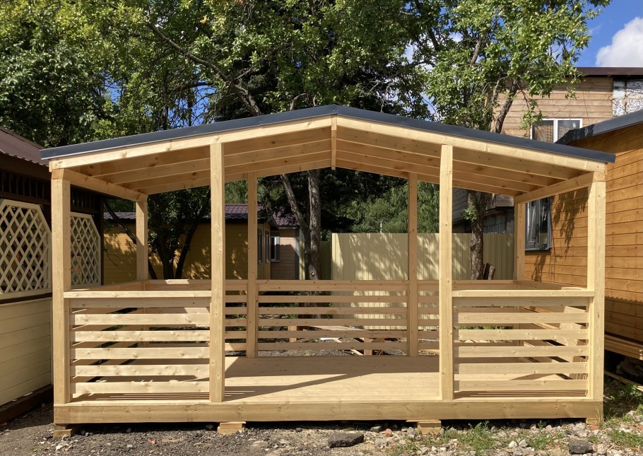 Деревянная беседка Роял Марин