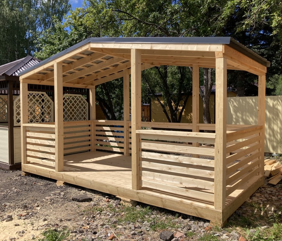 Беседка из бревна