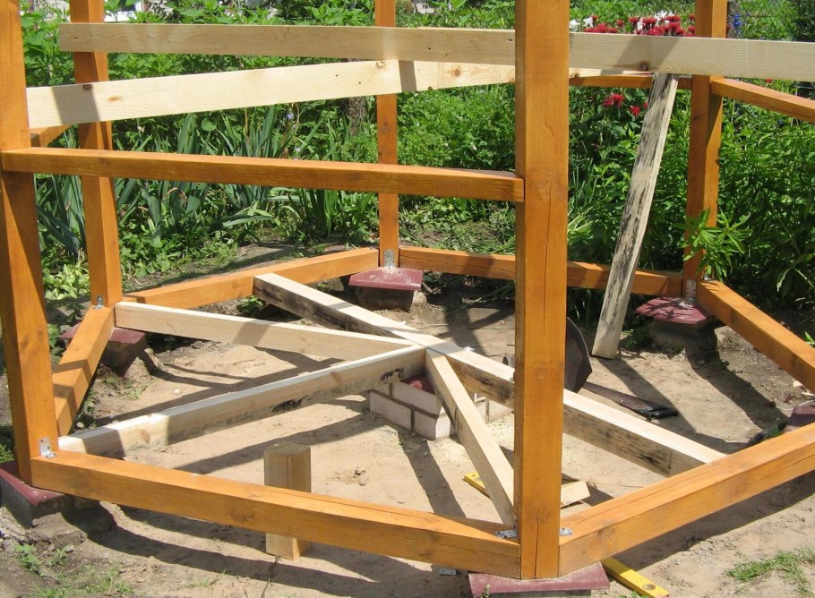 Беседка из бруса