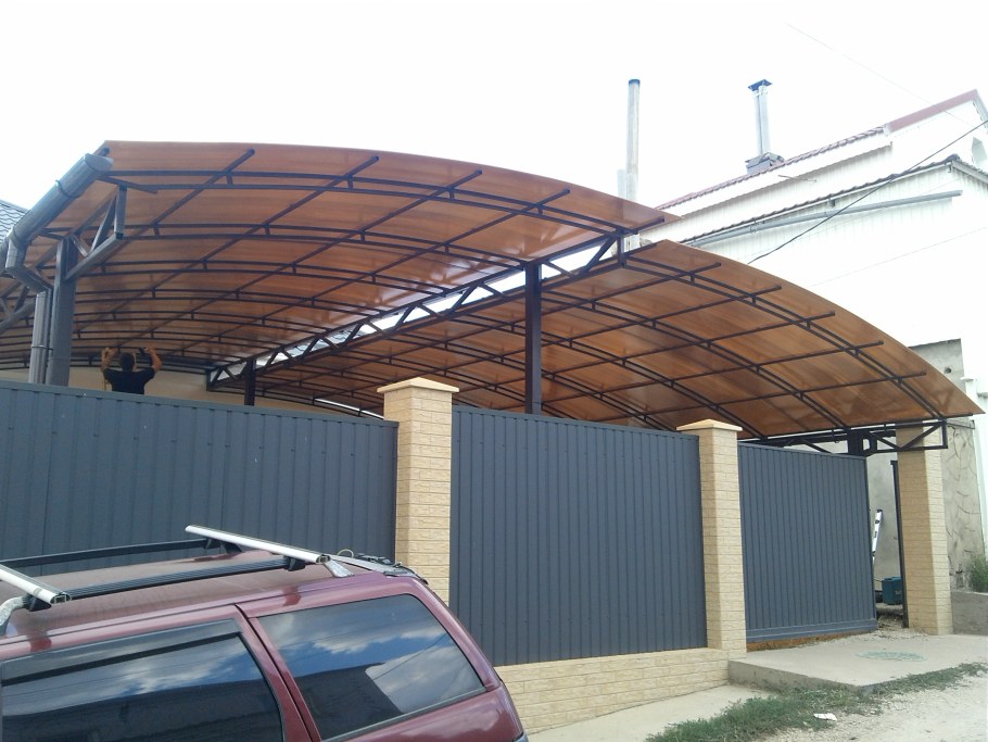 Навес для машины из металла