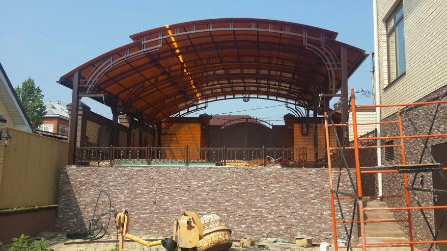 Двухуровневые односкатные навесы