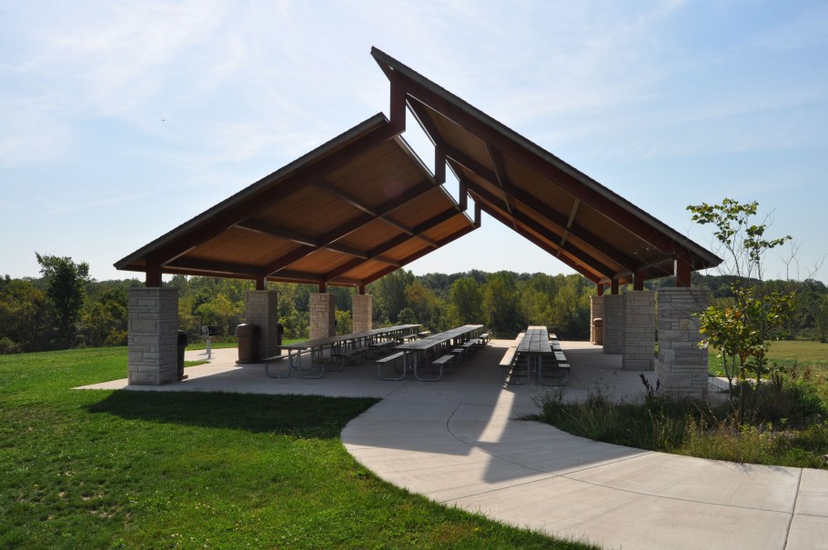 Нестандартный навес для автомобиля