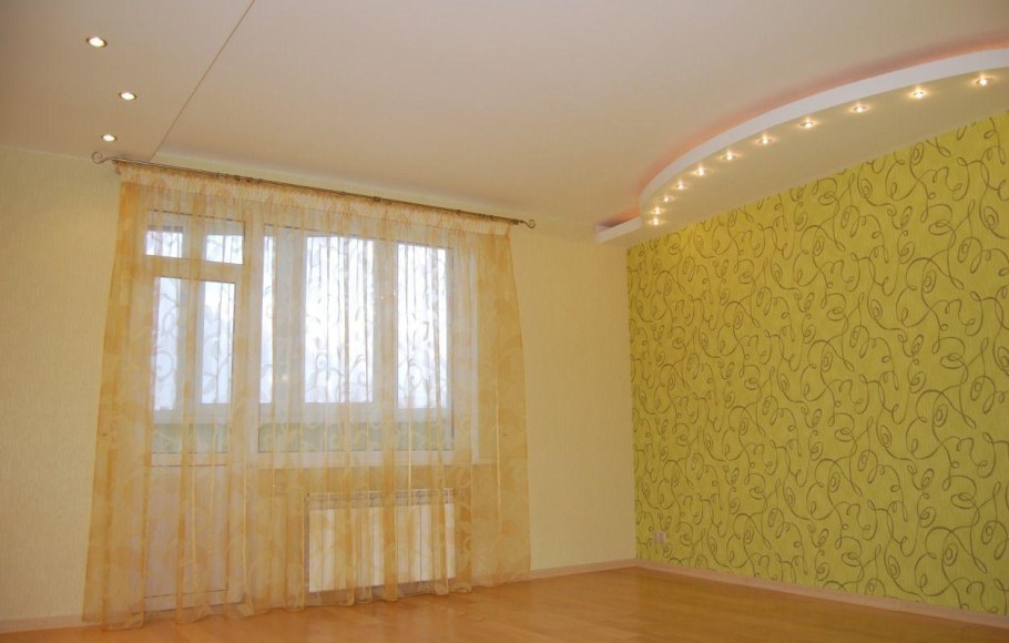 Интерьер квадратной гостиной-с 15м2