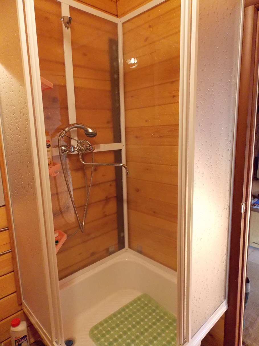 Баня с помывочной с поддоном под душ