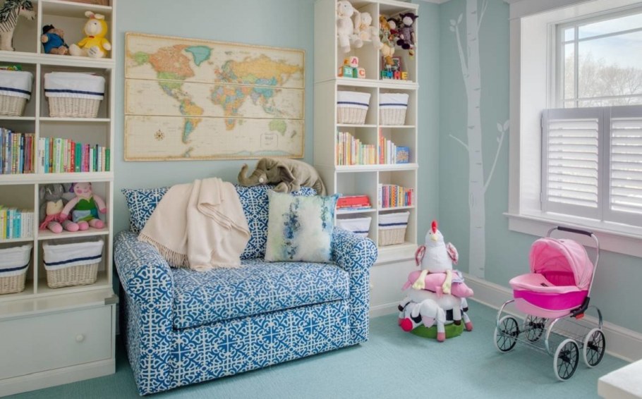 Диванчик в детскую комнату