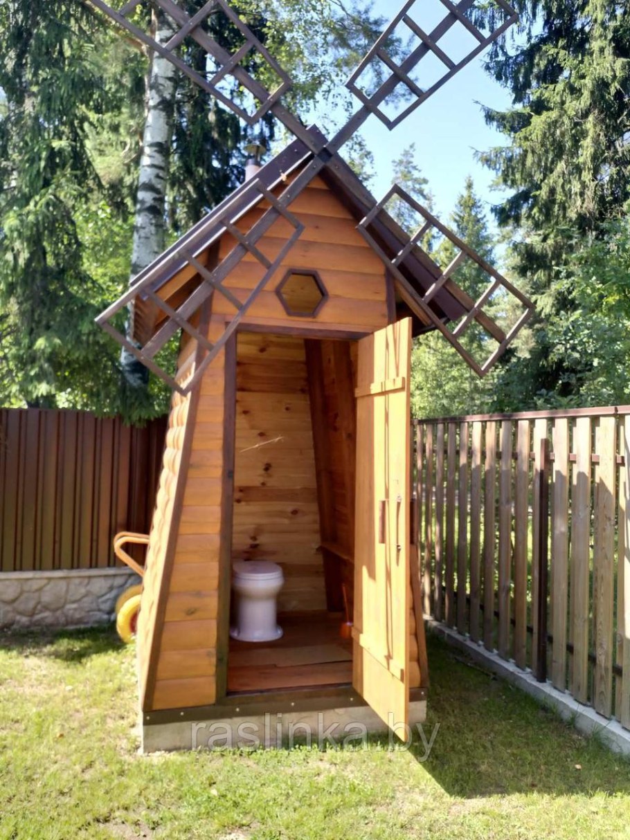 Туалет уличный деревянный