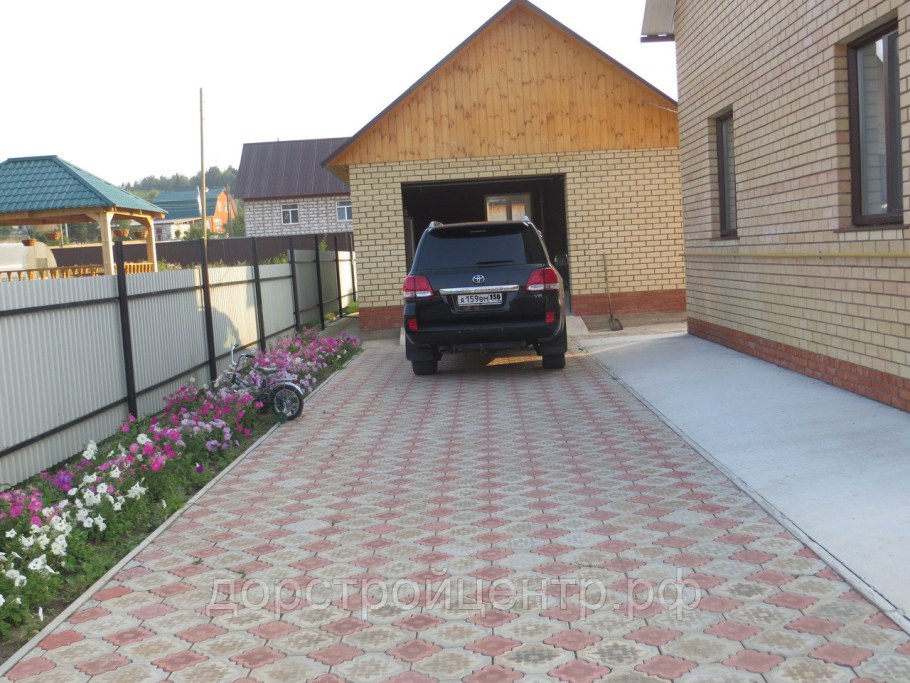 Площадка для машины на даче из плитки