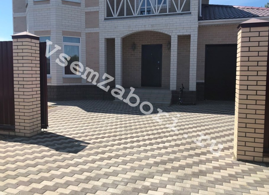 Брусчатка для парковки автомобиля на даче