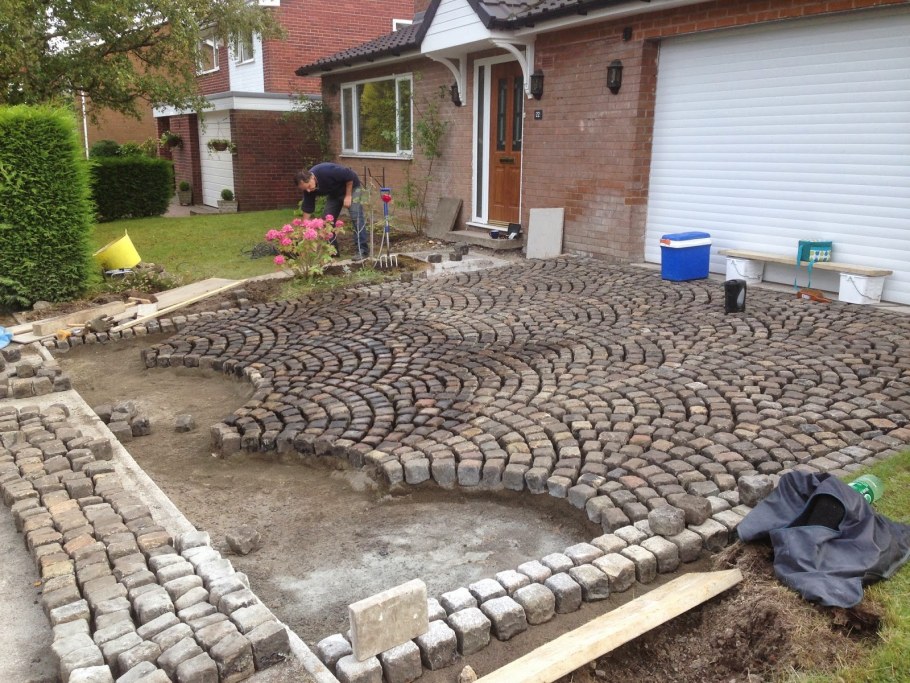 Мощение под автомобиль