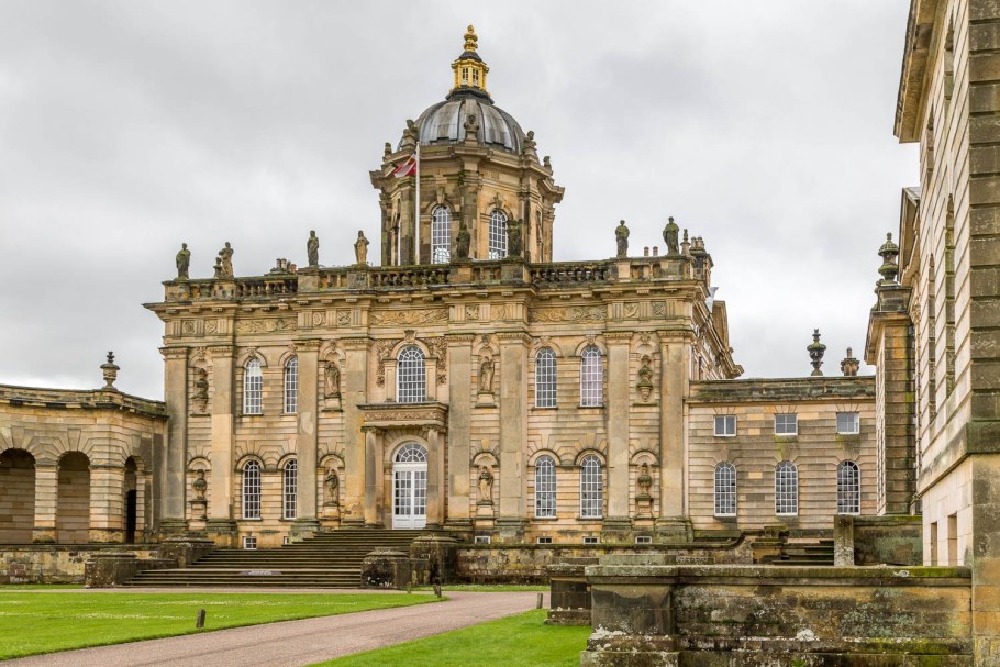 Дворец в поместье Касл Ховард Великобритания