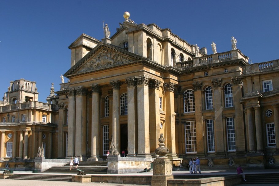 Дворец архитектора Джона Ванбру