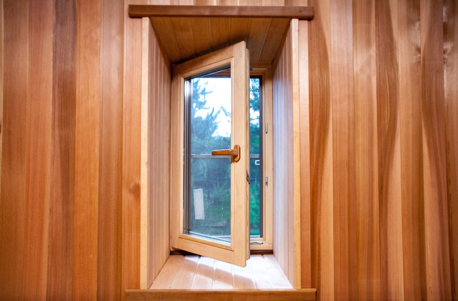 Деревянные окна со стеклопакетом