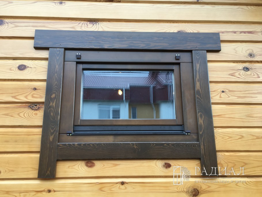 Деревянная форточка в баню