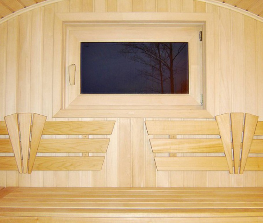 Окно в бане