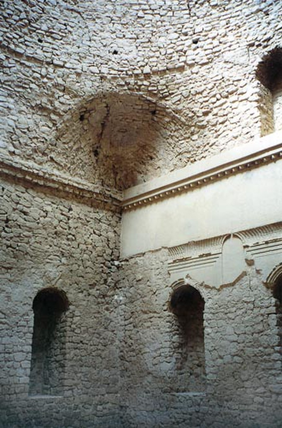 Дворец Фирузабади