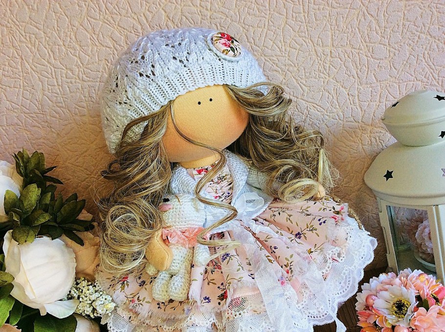 Текстильная кукла школьница