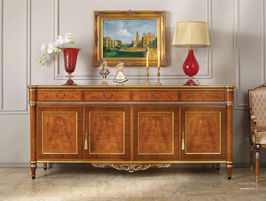 Длинный комод в классическом стиле