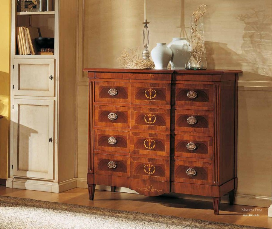 Комод в классическом стиле