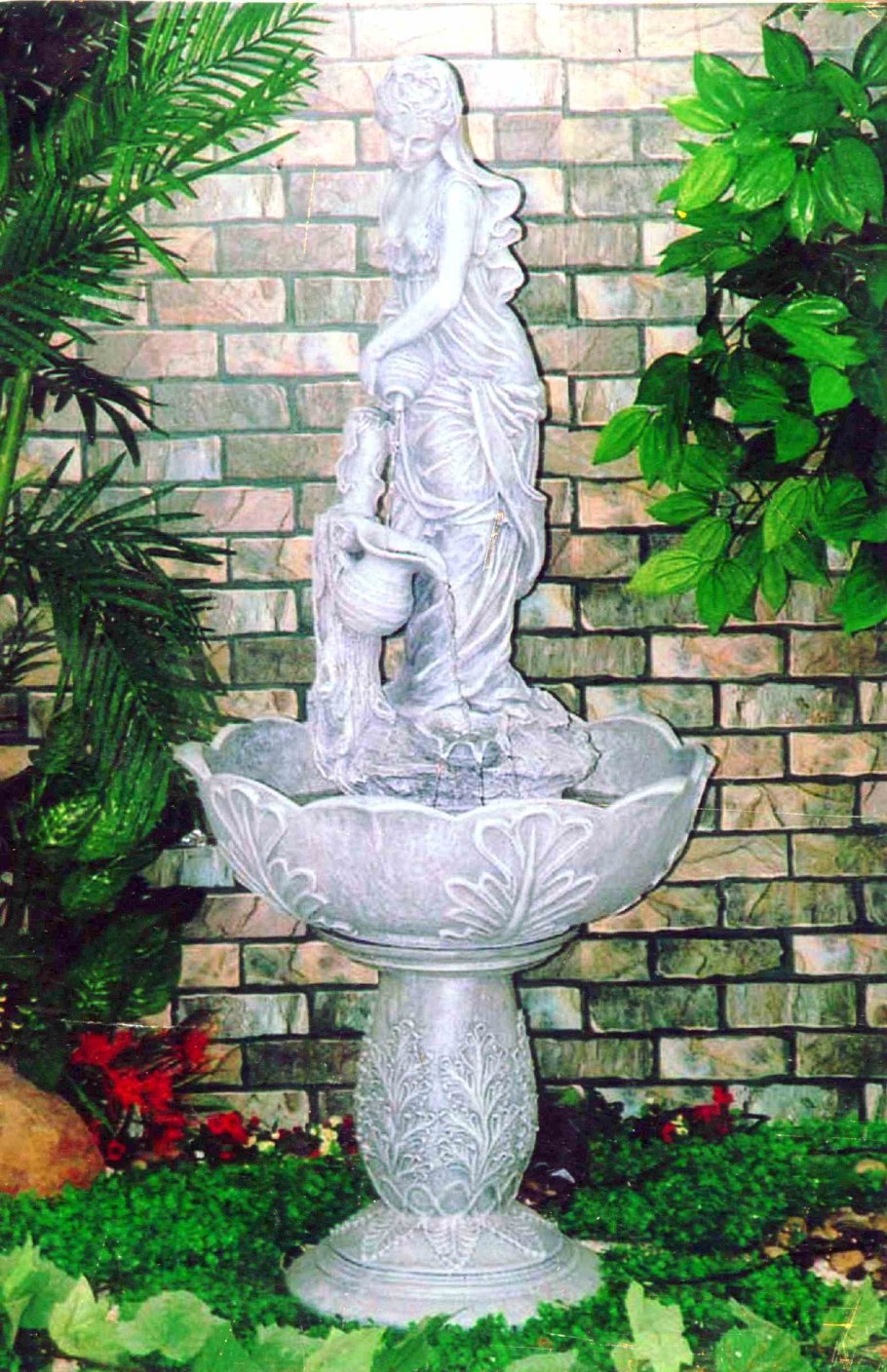 Фонтан из цемента