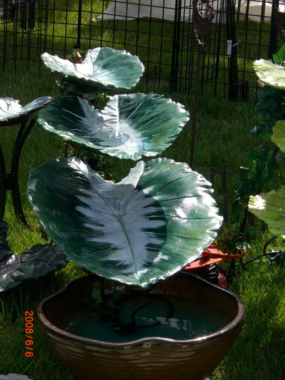 Цветы из цемента для сада