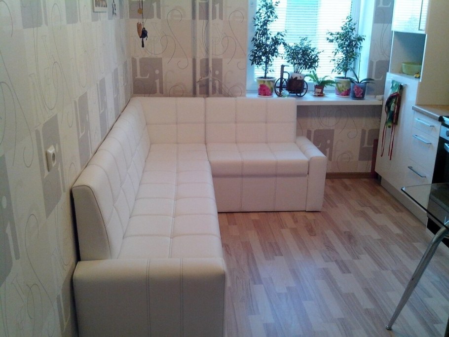 Угловой диван в хрущевке