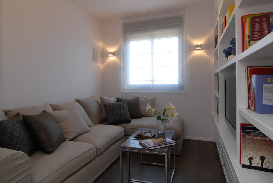 Гостиная в хрущевке с угловым диваном