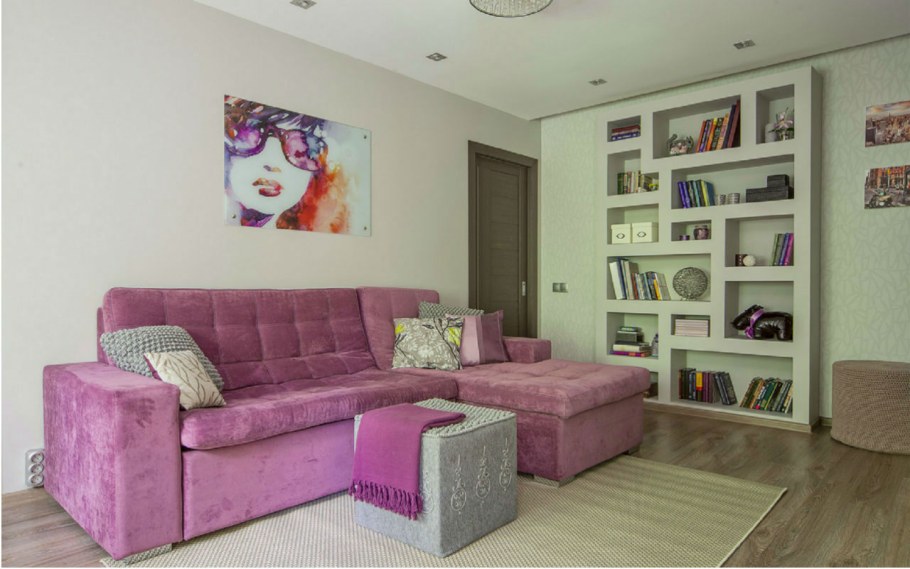 Маленькая гостиная с диваном