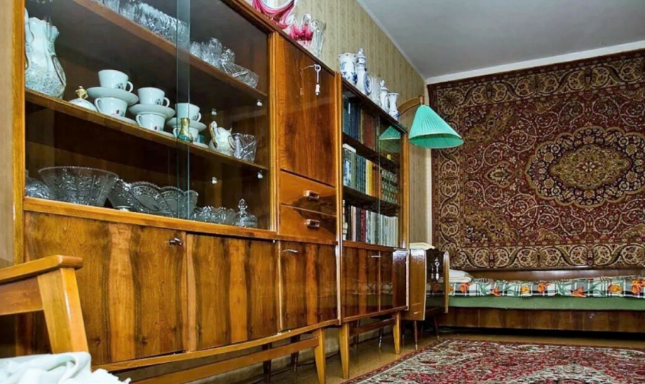 Дом из оцилиндрованного бревна интерьер кухня гостиная