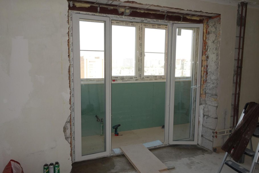 Расширение проема на балкон