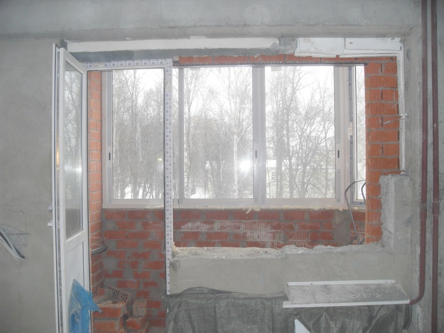 Демонтаж оконного проема