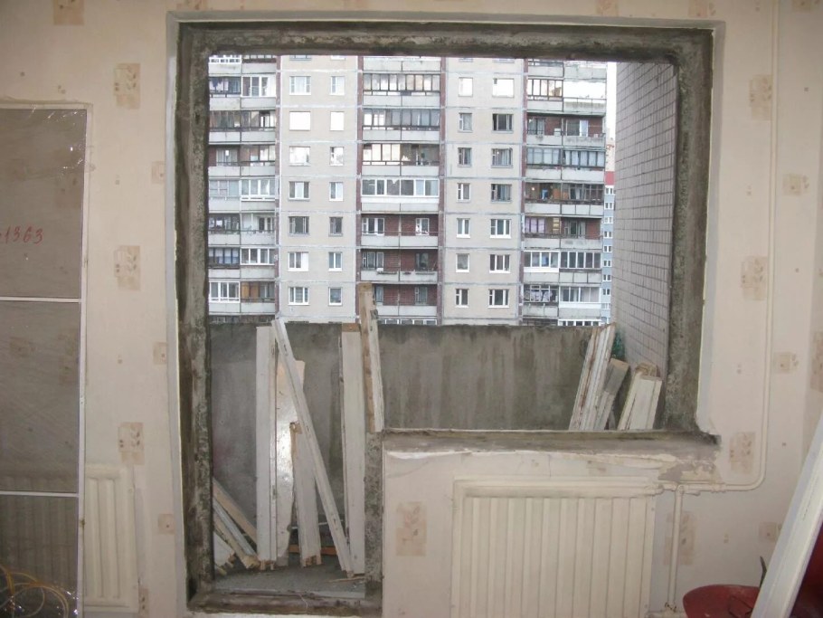 Демонтаж балконного блока