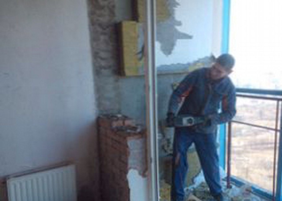 Демонтаж балконного блока