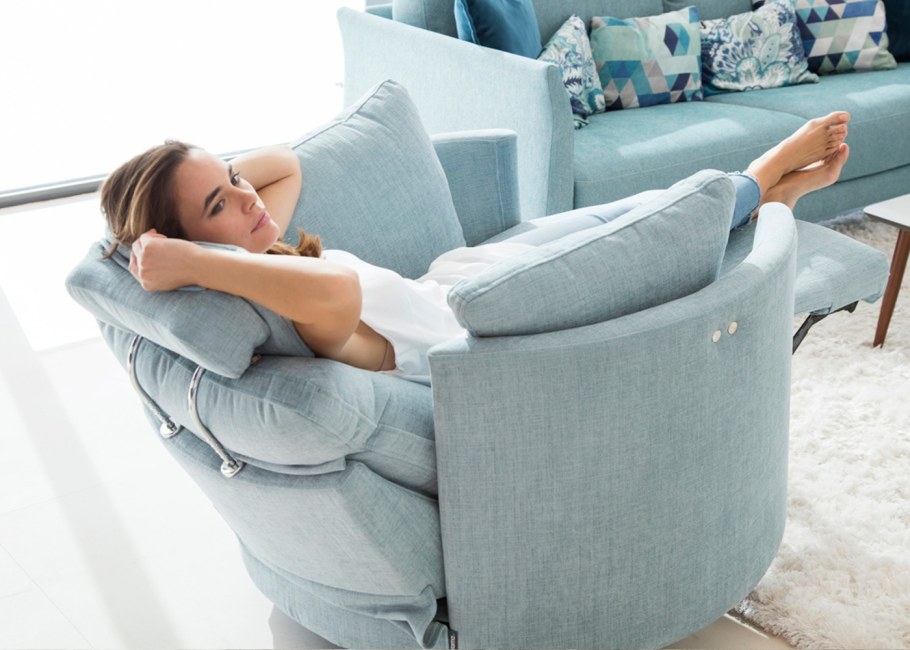 Кожаный диван с электроприводом