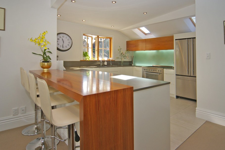 Кухонный остров барная стойка