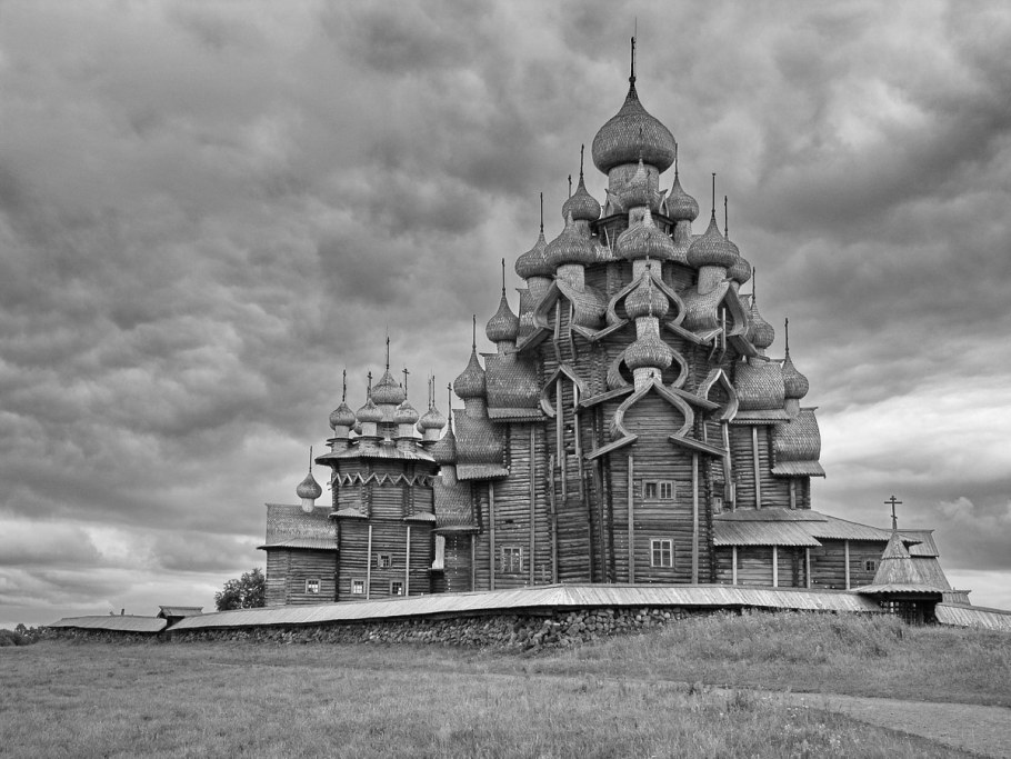 Деревянное зодчество Кижи