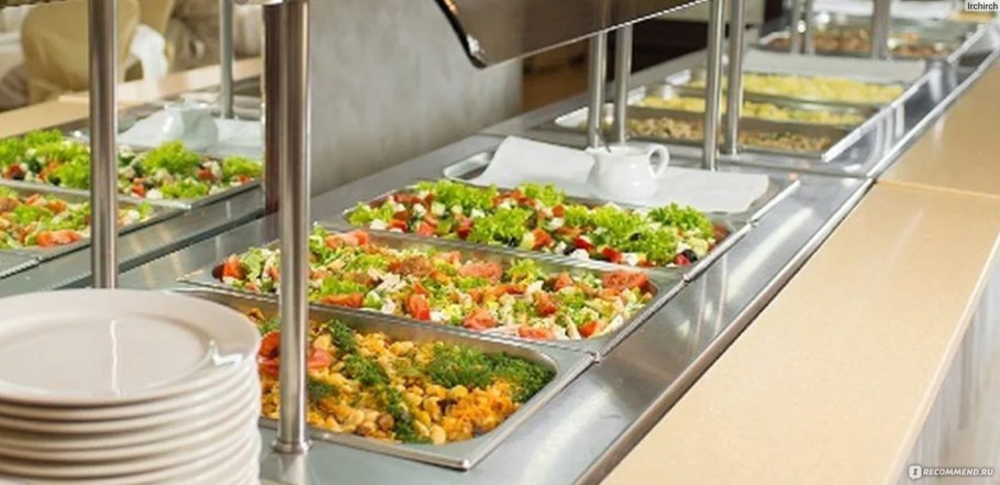 Раздаточная в столовой