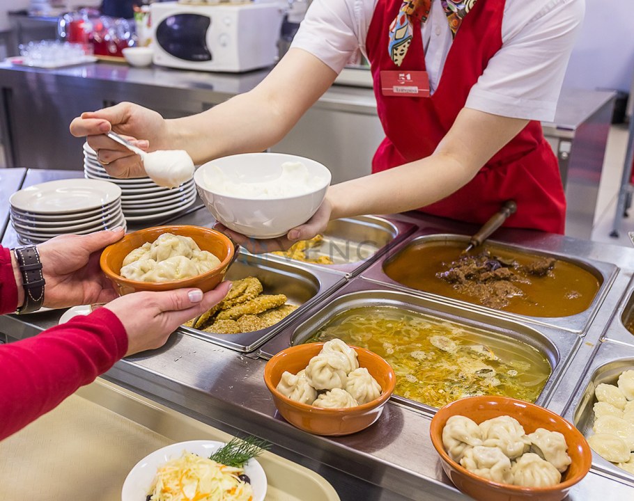 Обед в столовой